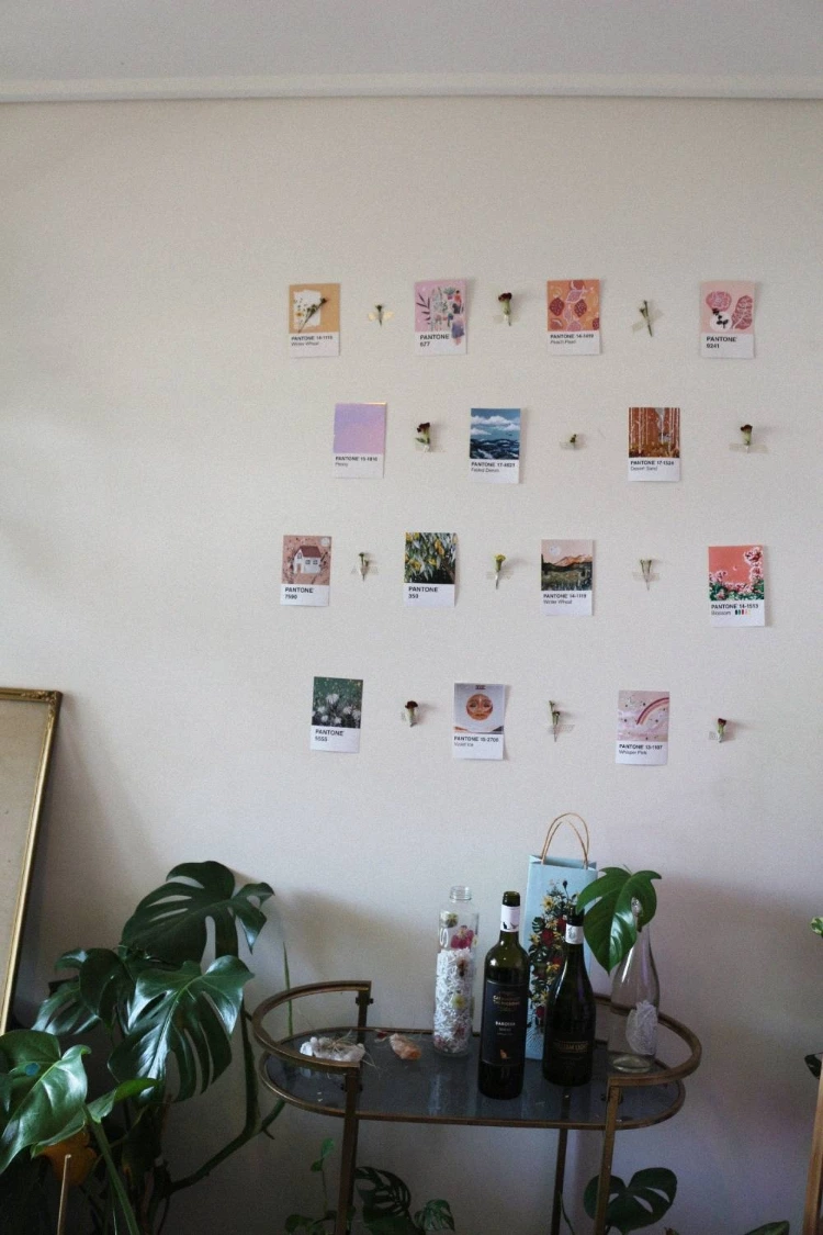 8 Easy But Stylish DIY Wall Art Ideas (DIY Gallery Wall)